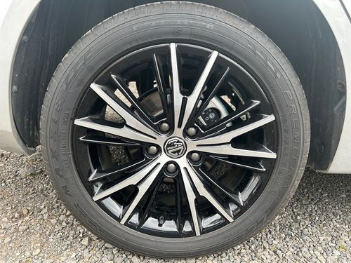 https://csb-strapi-files.fsn1.your-objectstorage.com/inventory-cars/images/9b6346560beeea6a07c363d062d6e1ccfee39fbe/13_500_1582.jpg