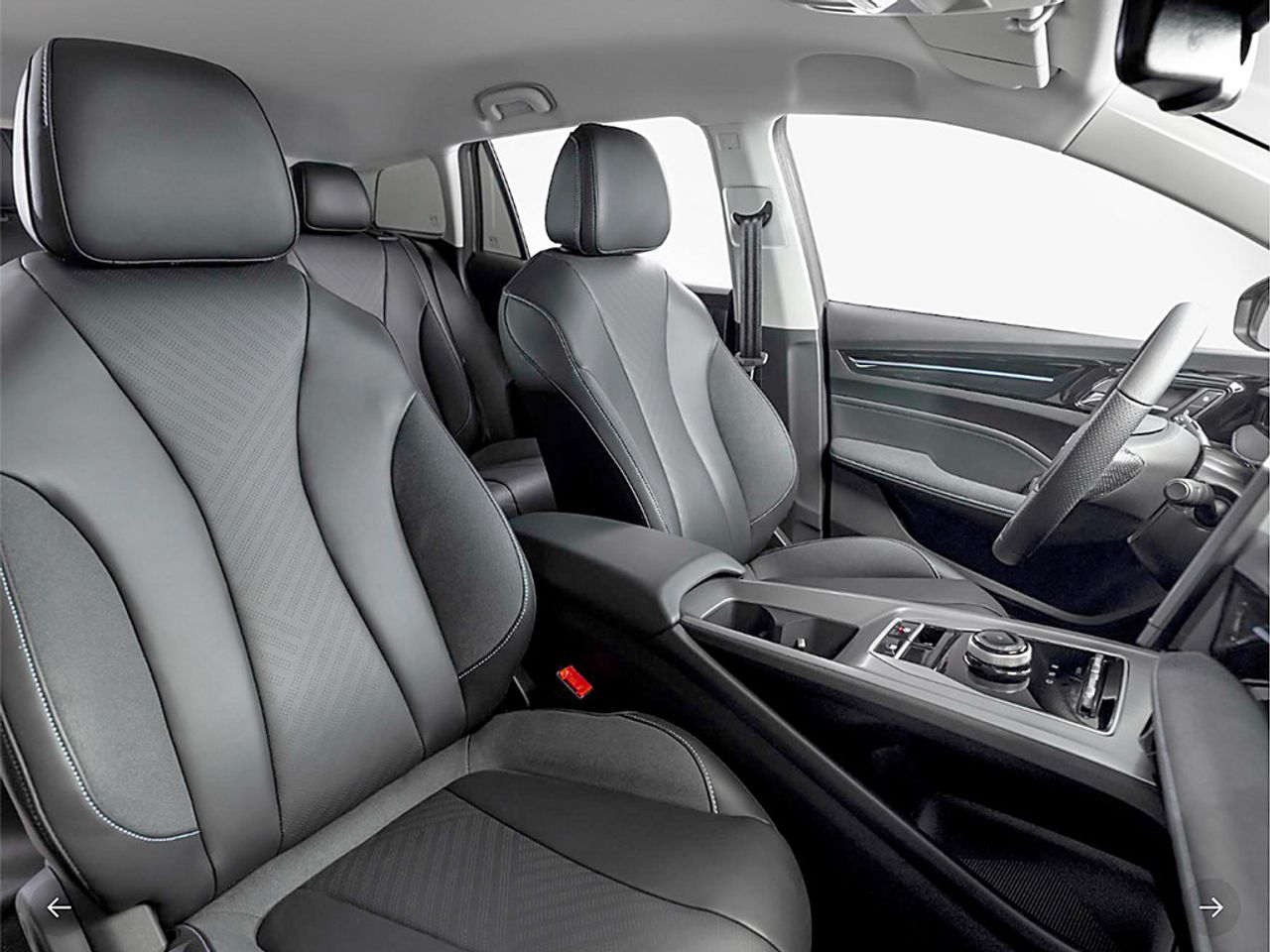 https://csb-strapi-files.fsn1.your-objectstorage.com/inventory-cars/images/9b6346560beeea6a07c363d062d6e1ccfee39fbe/1_1280_3998.jpg