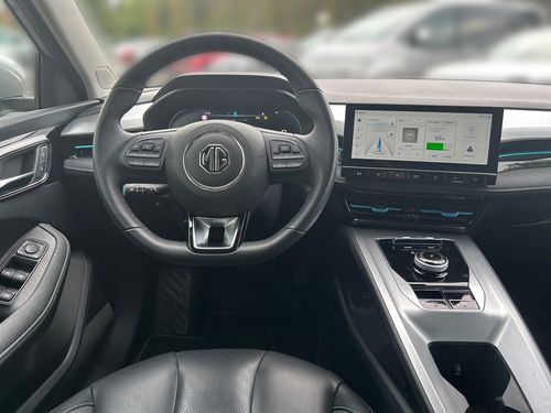https://csb-strapi-files.fsn1.your-objectstorage.com/inventory-cars/images/9b6346560beeea6a07c363d062d6e1ccfee39fbe/8_500_7960.jpg