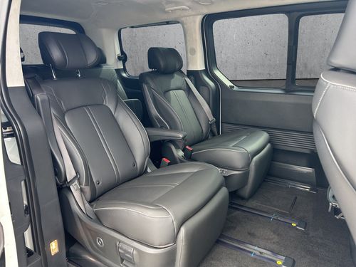 https://csb-strapi-files.fsn1.your-objectstorage.com/inventory-cars/images/9b8d068878967a756ef143902001ae34265195c4/19_500_4074.jpg