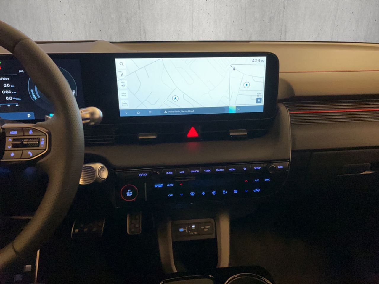 https://csb-strapi-files.fsn1.your-objectstorage.com/inventory-cars/images/9bb4ffa0d76a035b4510361372fb867ce6b508cd/12_1280_3418.jpg