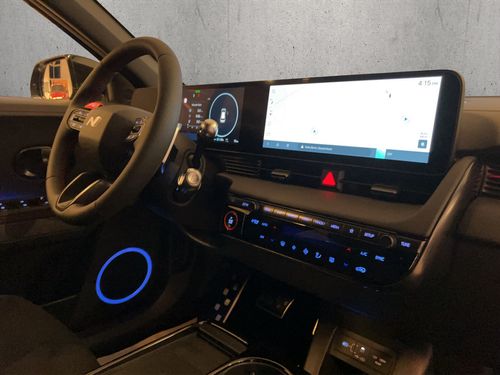 https://csb-strapi-files.fsn1.your-objectstorage.com/inventory-cars/images/9bb4ffa0d76a035b4510361372fb867ce6b508cd/22_500_1433.jpg