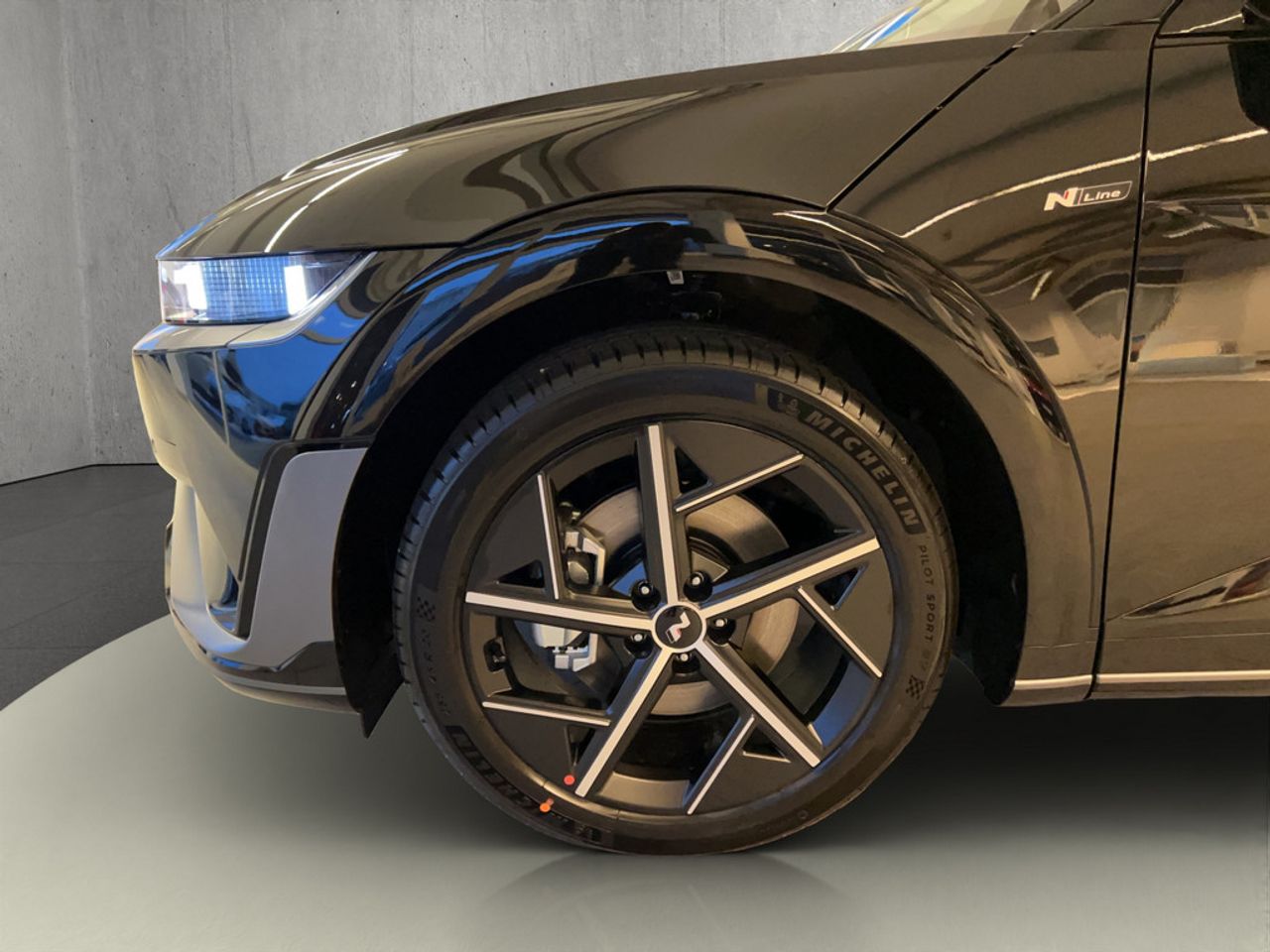 https://csb-strapi-files.fsn1.your-objectstorage.com/inventory-cars/images/9bb4ffa0d76a035b4510361372fb867ce6b508cd/2_1280_1198.jpg