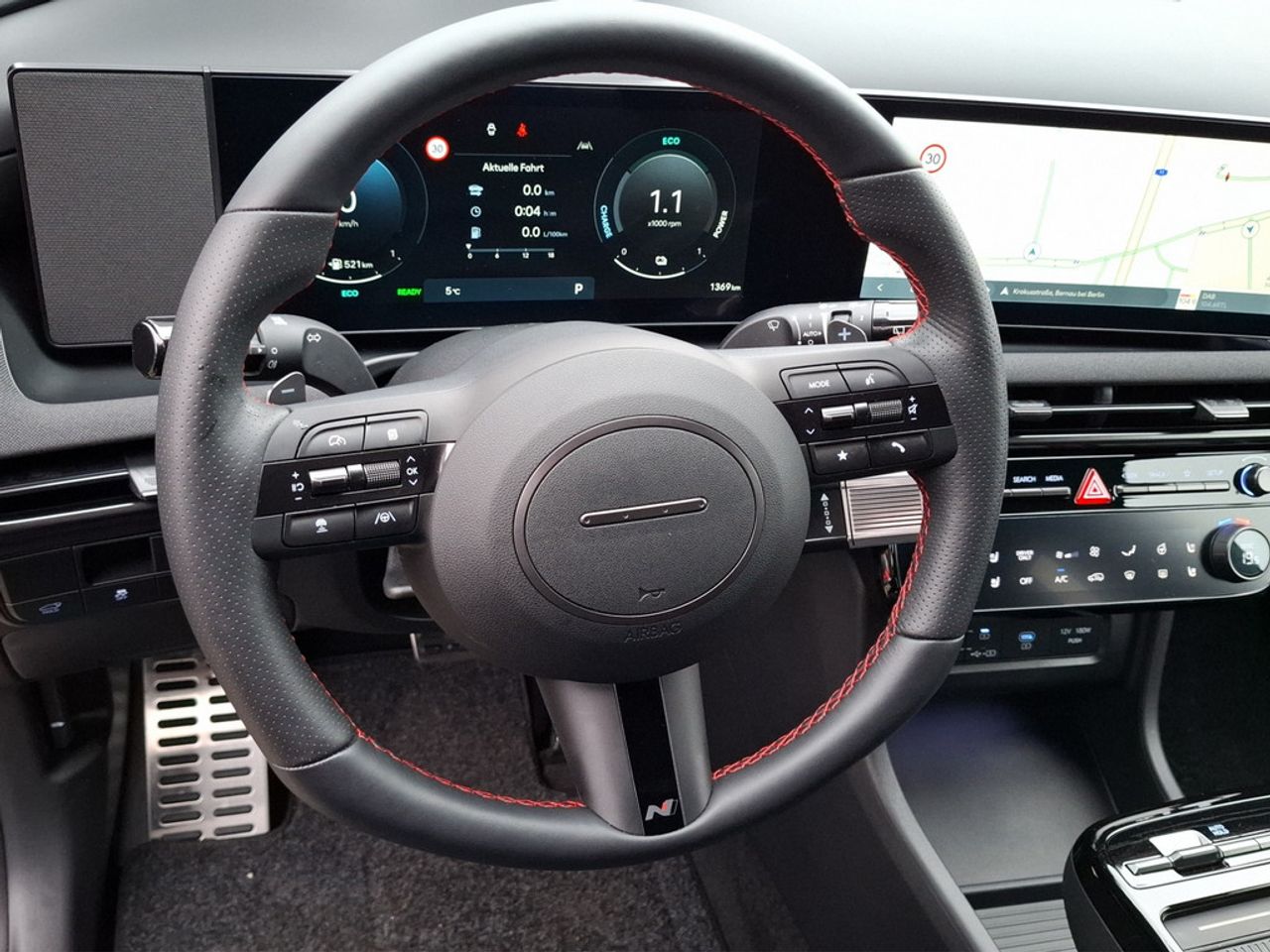 https://csb-strapi-files.fsn1.your-objectstorage.com/inventory-cars/images/9cd8ec46a64796c7cbc7fb7db6e4a130ad186500/10_1280_3549.jpg