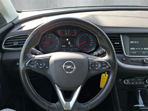 https://csb-strapi-files.fsn1.your-objectstorage.com/inventory-cars/images/9d073936c2507ed0cdc6ba4afa5bcd077b132dc5/11_500_1223.jpg