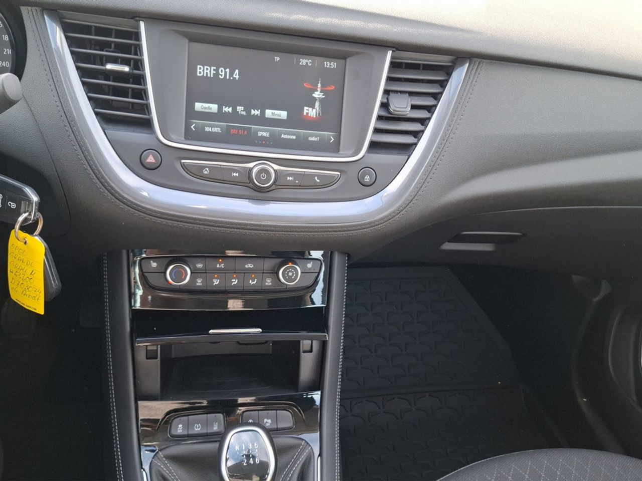 https://csb-strapi-files.fsn1.your-objectstorage.com/inventory-cars/images/9d073936c2507ed0cdc6ba4afa5bcd077b132dc5/13_1280_5272.jpg