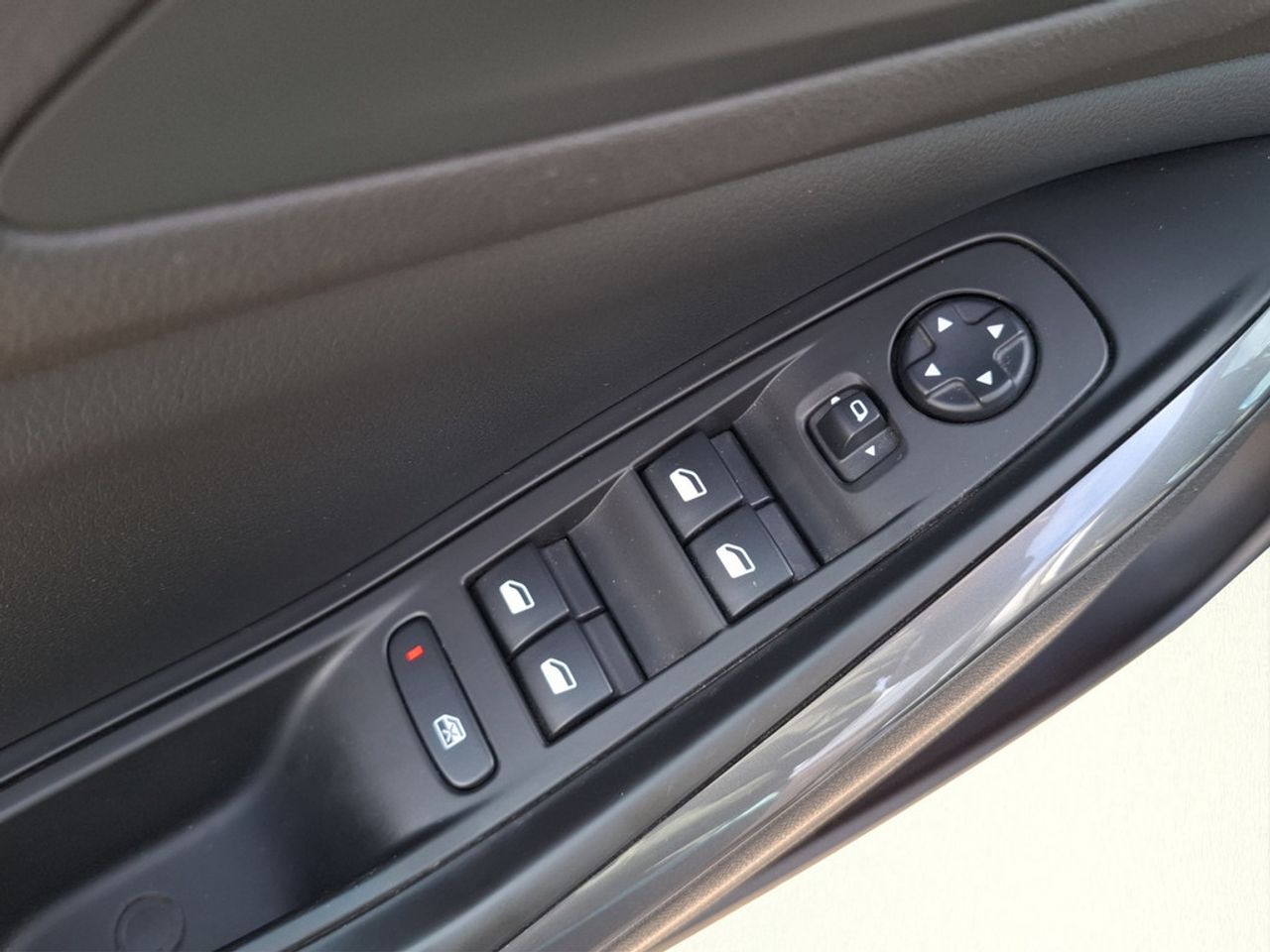 https://csb-strapi-files.fsn1.your-objectstorage.com/inventory-cars/images/9d073936c2507ed0cdc6ba4afa5bcd077b132dc5/14_1280_6917.jpg