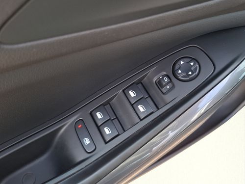 https://csb-strapi-files.fsn1.your-objectstorage.com/inventory-cars/images/9d073936c2507ed0cdc6ba4afa5bcd077b132dc5/14_500_2003.jpg