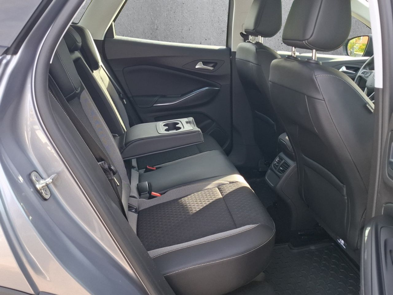 https://csb-strapi-files.fsn1.your-objectstorage.com/inventory-cars/images/9d073936c2507ed0cdc6ba4afa5bcd077b132dc5/19_1280_3905.jpg