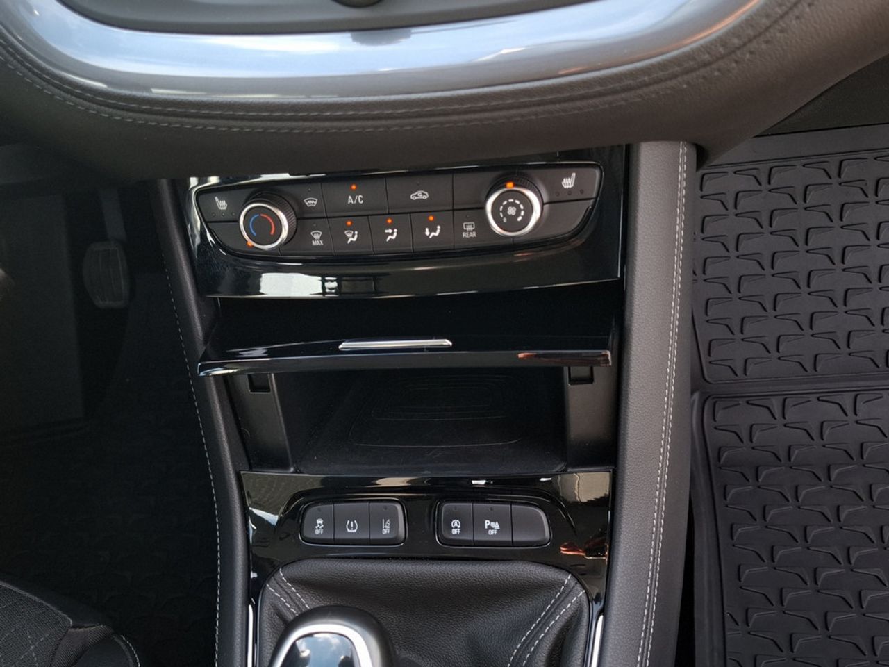 https://csb-strapi-files.fsn1.your-objectstorage.com/inventory-cars/images/9d073936c2507ed0cdc6ba4afa5bcd077b132dc5/21_1280_7846.jpg