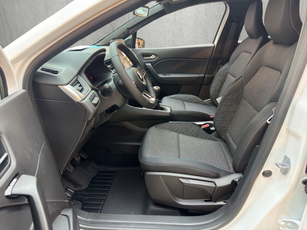 https://csb-strapi-files.fsn1.your-objectstorage.com/inventory-cars/images/9fdee54caa109d6cc260b5493fa5b44306684d34/10_1280_7014.jpg