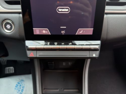 https://csb-strapi-files.fsn1.your-objectstorage.com/inventory-cars/images/9fdee54caa109d6cc260b5493fa5b44306684d34/18_500_1614.jpg