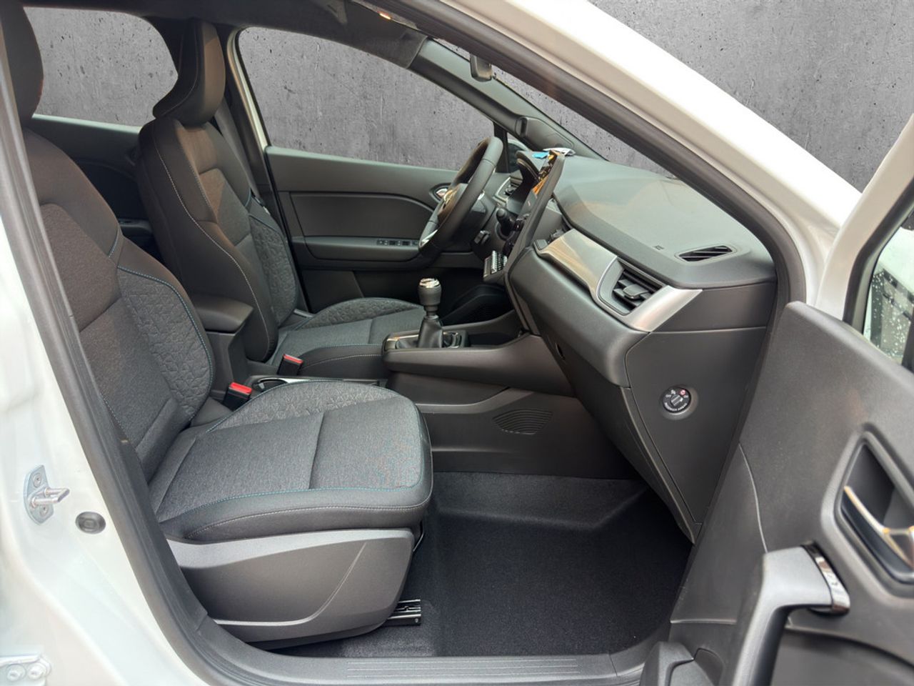 https://csb-strapi-files.fsn1.your-objectstorage.com/inventory-cars/images/9fdee54caa109d6cc260b5493fa5b44306684d34/19_1280_6925.jpg