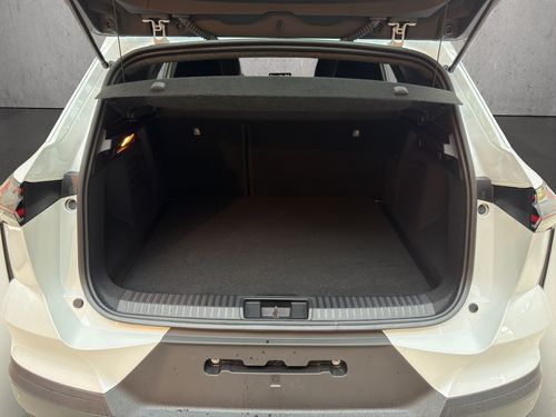 https://csb-strapi-files.fsn1.your-objectstorage.com/inventory-cars/images/9fdee54caa109d6cc260b5493fa5b44306684d34/5_500_4973.jpg