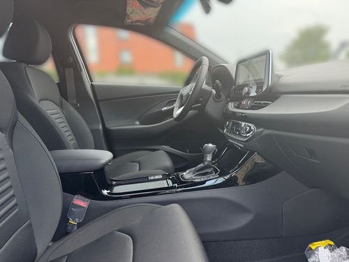 https://csb-strapi-files.fsn1.your-objectstorage.com/inventory-cars/images/a0a13ae38acb389c658a31ad28a9c0327711dccd/13_500_4854.jpg