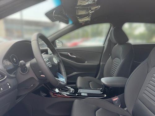 https://csb-strapi-files.fsn1.your-objectstorage.com/inventory-cars/images/a0a13ae38acb389c658a31ad28a9c0327711dccd/6_500_5995.jpg