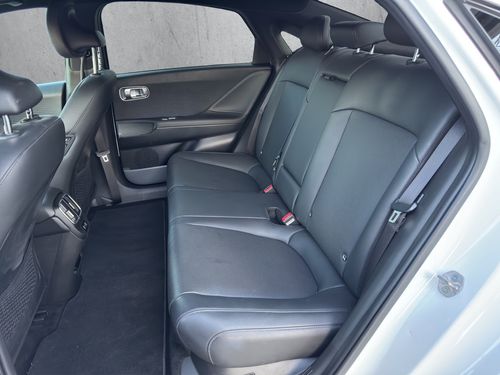 https://csb-strapi-files.fsn1.your-objectstorage.com/inventory-cars/images/a261b994f03c0590e66843f143eaaabf10c239db/13_500_4204.jpg