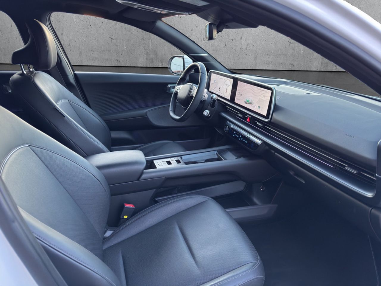 https://csb-strapi-files.fsn1.your-objectstorage.com/inventory-cars/images/a261b994f03c0590e66843f143eaaabf10c239db/15_1280_2769.jpg