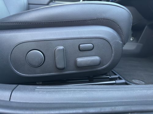 https://csb-strapi-files.fsn1.your-objectstorage.com/inventory-cars/images/a261b994f03c0590e66843f143eaaabf10c239db/23_500_7883.jpg
