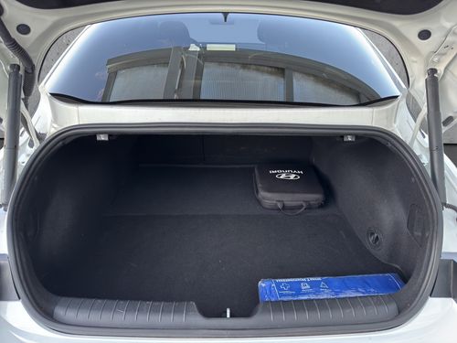 https://csb-strapi-files.fsn1.your-objectstorage.com/inventory-cars/images/a261b994f03c0590e66843f143eaaabf10c239db/5_500_1430.jpg