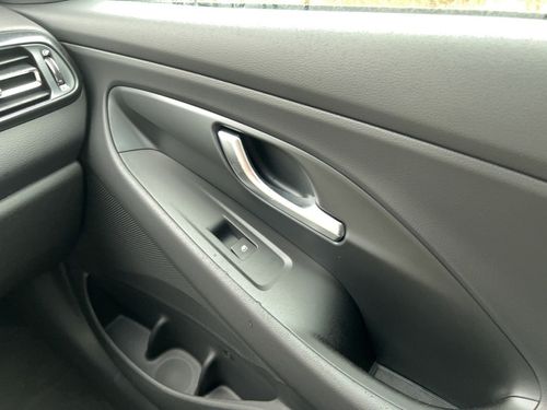 https://csb-strapi-files.fsn1.your-objectstorage.com/inventory-cars/images/a3322ce8614a60c0add6d6aa94f35f6eb20601a9/21_500_7831.jpg