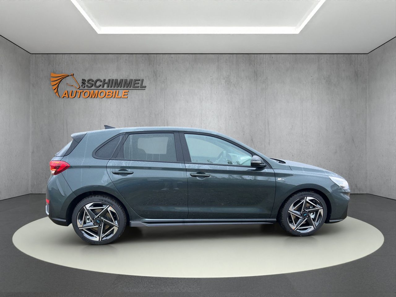 https://csb-strapi-files.fsn1.your-objectstorage.com/inventory-cars/images/a3322ce8614a60c0add6d6aa94f35f6eb20601a9/7_1280_1937.jpg