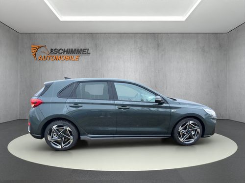 https://csb-strapi-files.fsn1.your-objectstorage.com/inventory-cars/images/a3322ce8614a60c0add6d6aa94f35f6eb20601a9/7_500_3571.jpg