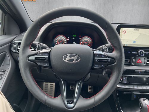 https://csb-strapi-files.fsn1.your-objectstorage.com/inventory-cars/images/a3cffdf19e149ea9913f859cff12361fe581869e/10_500_2838.jpg