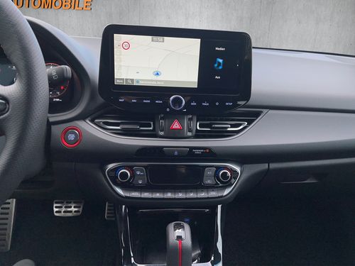 https://csb-strapi-files.fsn1.your-objectstorage.com/inventory-cars/images/a3cffdf19e149ea9913f859cff12361fe581869e/12_500_2951.jpg