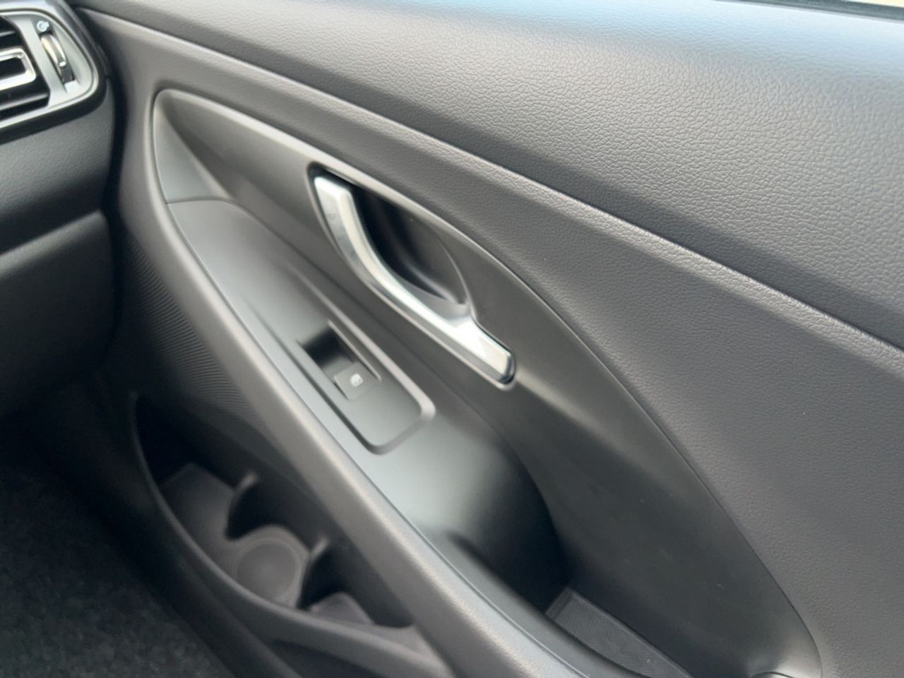 https://csb-strapi-files.fsn1.your-objectstorage.com/inventory-cars/images/a3cffdf19e149ea9913f859cff12361fe581869e/21_1280_1887.jpg