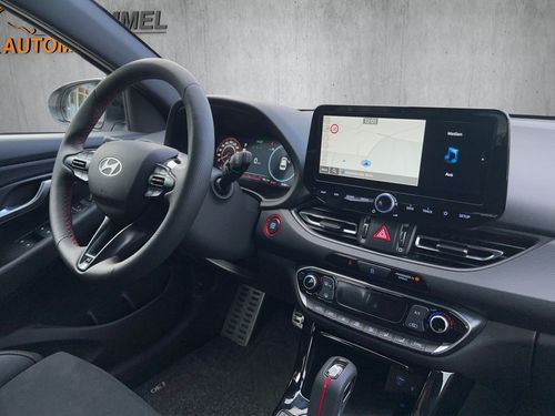 https://csb-strapi-files.fsn1.your-objectstorage.com/inventory-cars/images/a3cffdf19e149ea9913f859cff12361fe581869e/22_500_8205.jpg