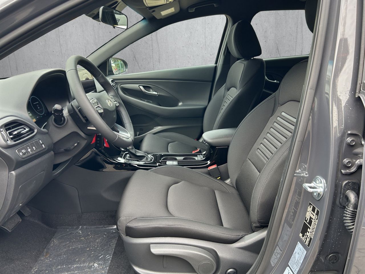 https://csb-strapi-files.fsn1.your-objectstorage.com/inventory-cars/images/a40feacd65ab4e5e0c4290ee63cdb22f3ebfe394/10_1280_8857.jpg