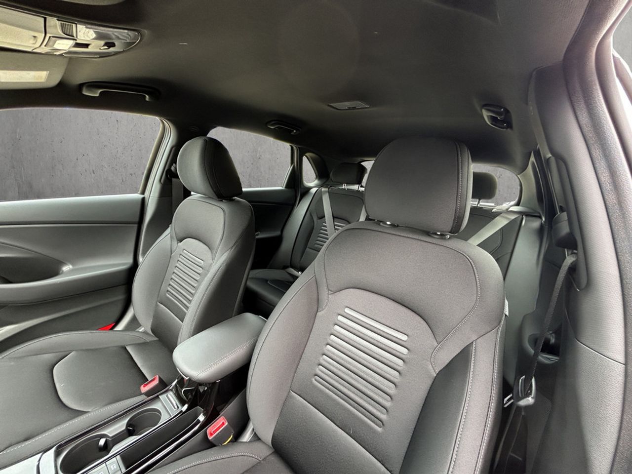 https://csb-strapi-files.fsn1.your-objectstorage.com/inventory-cars/images/a40feacd65ab4e5e0c4290ee63cdb22f3ebfe394/12_1280_1035.jpg