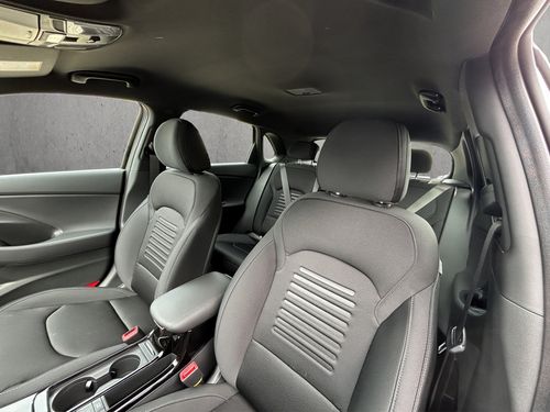 https://csb-strapi-files.fsn1.your-objectstorage.com/inventory-cars/images/a40feacd65ab4e5e0c4290ee63cdb22f3ebfe394/12_500_3235.jpg