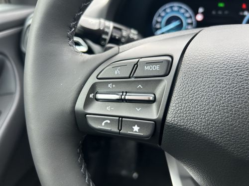 https://csb-strapi-files.fsn1.your-objectstorage.com/inventory-cars/images/a40feacd65ab4e5e0c4290ee63cdb22f3ebfe394/23_500_2779.jpg