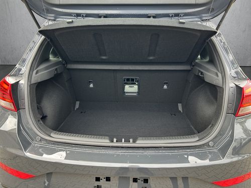 https://csb-strapi-files.fsn1.your-objectstorage.com/inventory-cars/images/a40feacd65ab4e5e0c4290ee63cdb22f3ebfe394/5_500_9524.jpg