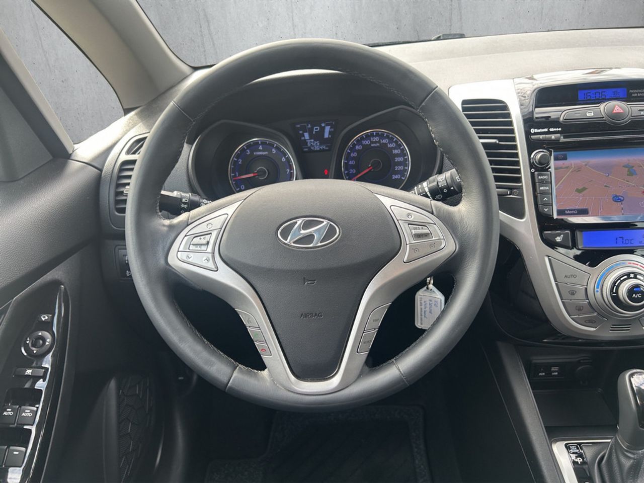 https://csb-strapi-files.fsn1.your-objectstorage.com/inventory-cars/images/a5c0efd4869ce90e5ad3abd8ba714d0c24a213dd/11_1280_6640.jpg