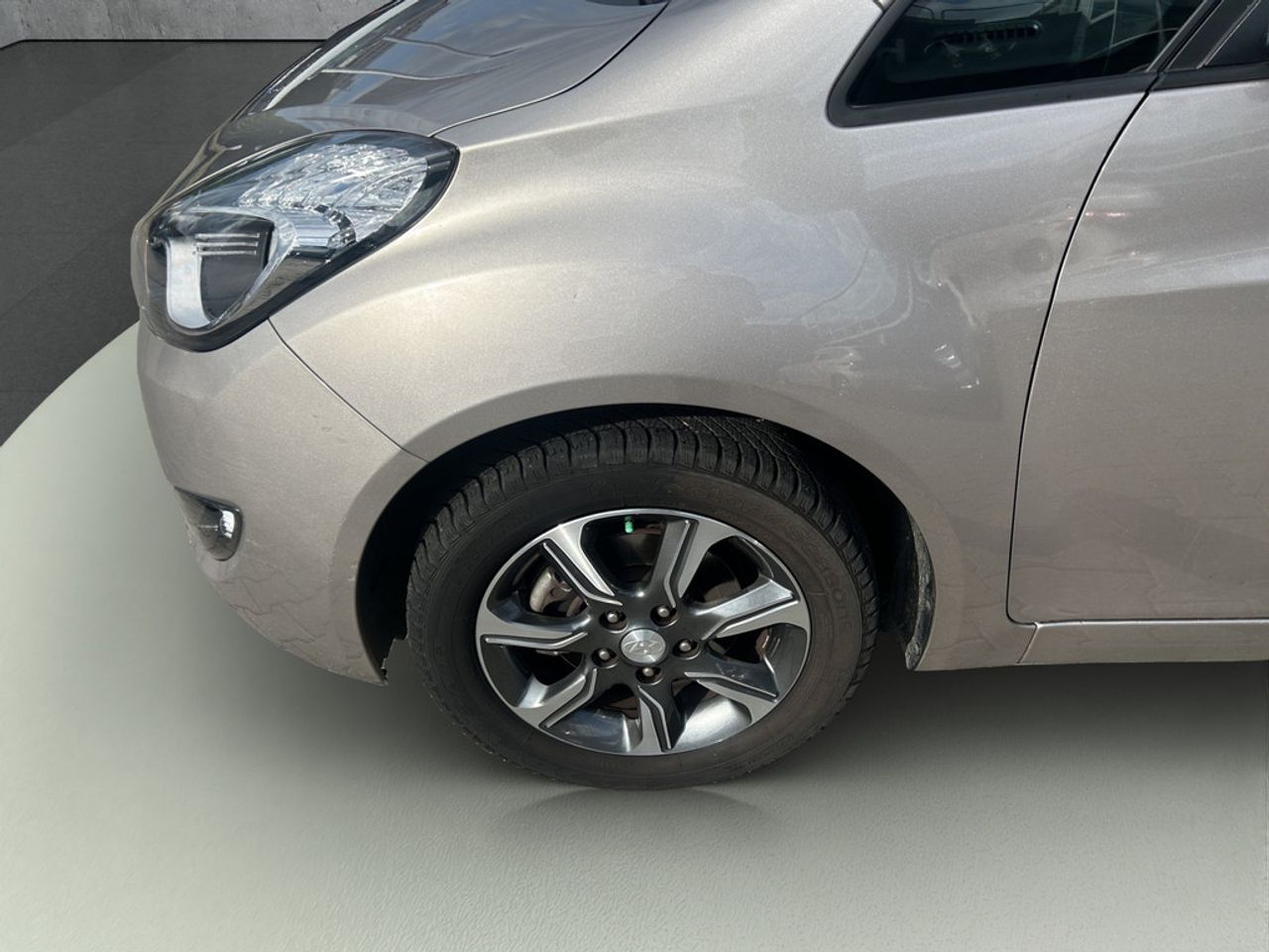 https://csb-strapi-files.fsn1.your-objectstorage.com/inventory-cars/images/a5c0efd4869ce90e5ad3abd8ba714d0c24a213dd/18_1280_6877.jpg