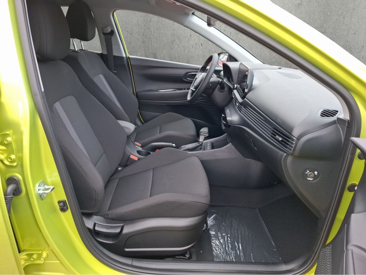 https://csb-strapi-files.fsn1.your-objectstorage.com/inventory-cars/images/a6127f93ed0eea89c346682ce994d0e2e1fa9003/19_1280_3956.jpg