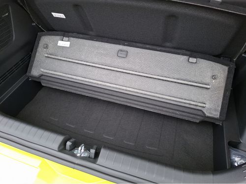 https://csb-strapi-files.fsn1.your-objectstorage.com/inventory-cars/images/a6127f93ed0eea89c346682ce994d0e2e1fa9003/21_500_4848.jpg