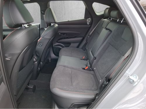 https://csb-strapi-files.fsn1.your-objectstorage.com/inventory-cars/images/a6a33a16488a42f617a939190f8d7bd8b8144787/15_500_9130.jpg