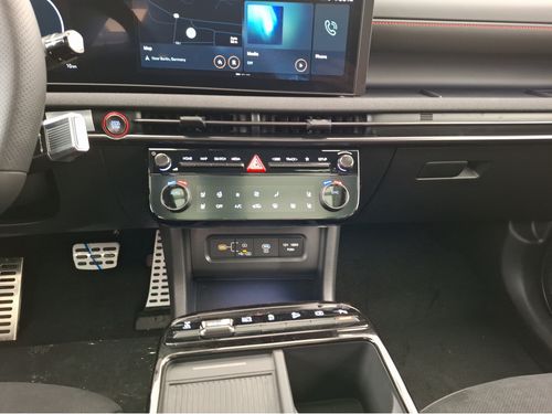 https://csb-strapi-files.fsn1.your-objectstorage.com/inventory-cars/images/a6a33a16488a42f617a939190f8d7bd8b8144787/17_500_9932.jpg
