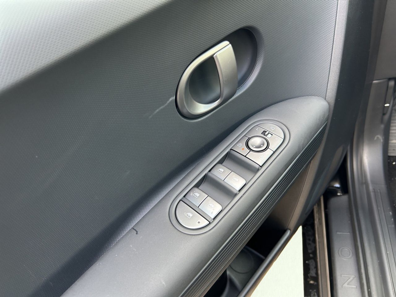 https://csb-strapi-files.fsn1.your-objectstorage.com/inventory-cars/images/a759823cf04b97b35c2e66514fa7a5819a1d1c46/11_1280_3864.jpg