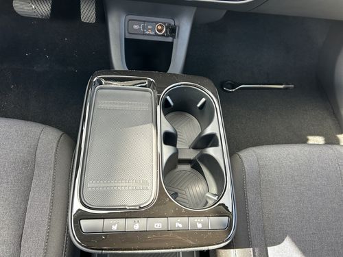 https://csb-strapi-files.fsn1.your-objectstorage.com/inventory-cars/images/a759823cf04b97b35c2e66514fa7a5819a1d1c46/18_500_7135.jpg