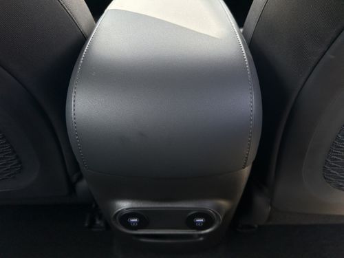 https://csb-strapi-files.fsn1.your-objectstorage.com/inventory-cars/images/a759823cf04b97b35c2e66514fa7a5819a1d1c46/22_500_2482.jpg