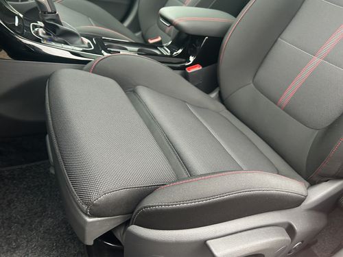 https://csb-strapi-files.fsn1.your-objectstorage.com/inventory-cars/images/a7a3ff4af124778ce868013798d82fb0c447a6a0/19_500_9167.jpg