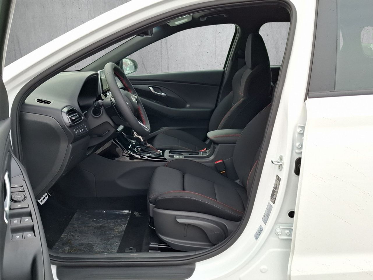https://csb-strapi-files.fsn1.your-objectstorage.com/inventory-cars/images/a7c8a8574587d894bc48924de26d33922e4b0b84/10_1280_2501.jpg