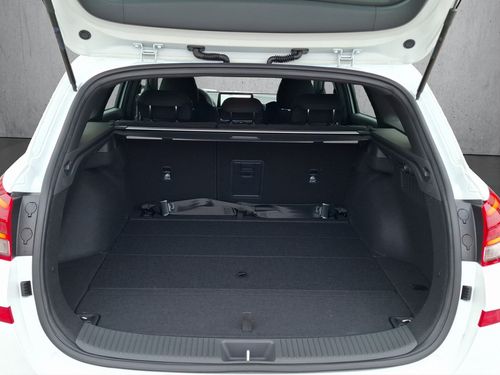 https://csb-strapi-files.fsn1.your-objectstorage.com/inventory-cars/images/a7c8a8574587d894bc48924de26d33922e4b0b84/19_500_3164.jpg