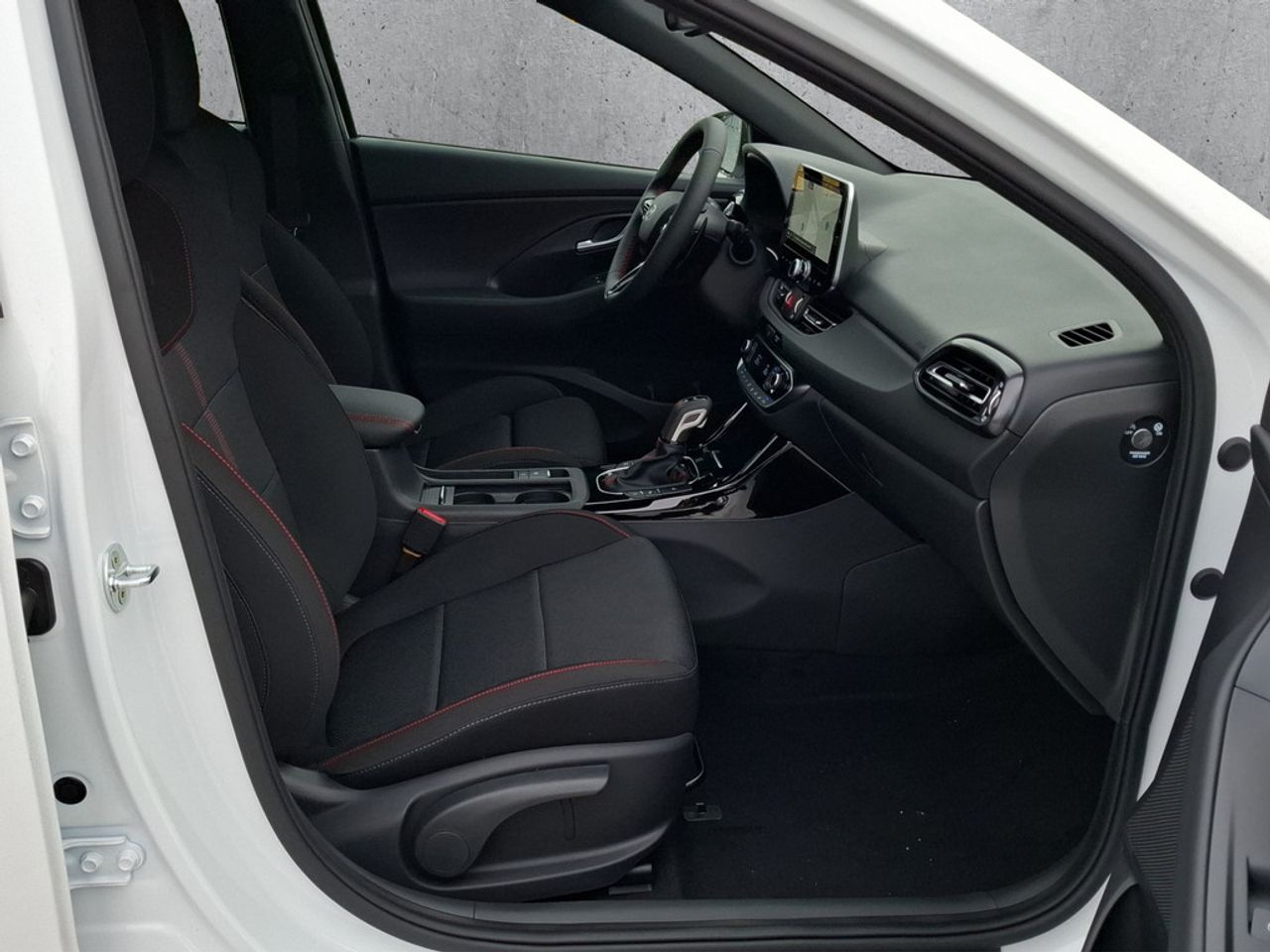 https://csb-strapi-files.fsn1.your-objectstorage.com/inventory-cars/images/a7c8a8574587d894bc48924de26d33922e4b0b84/21_1280_6523.jpg