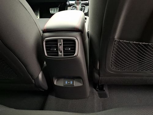 https://csb-strapi-files.fsn1.your-objectstorage.com/inventory-cars/images/a7c8a8574587d894bc48924de26d33922e4b0b84/21_500_2363.jpg